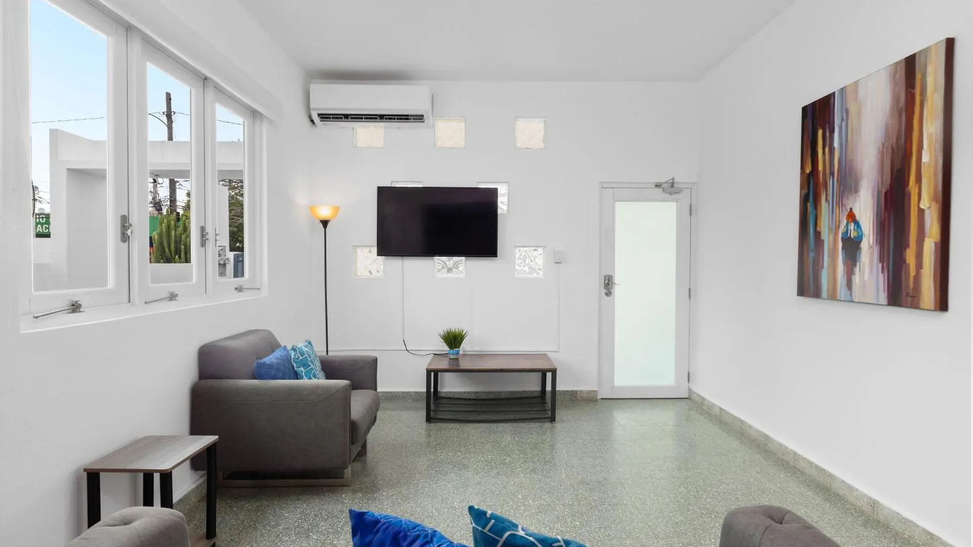 Apartment Beach House With Nice Pool Free Parking San Juan