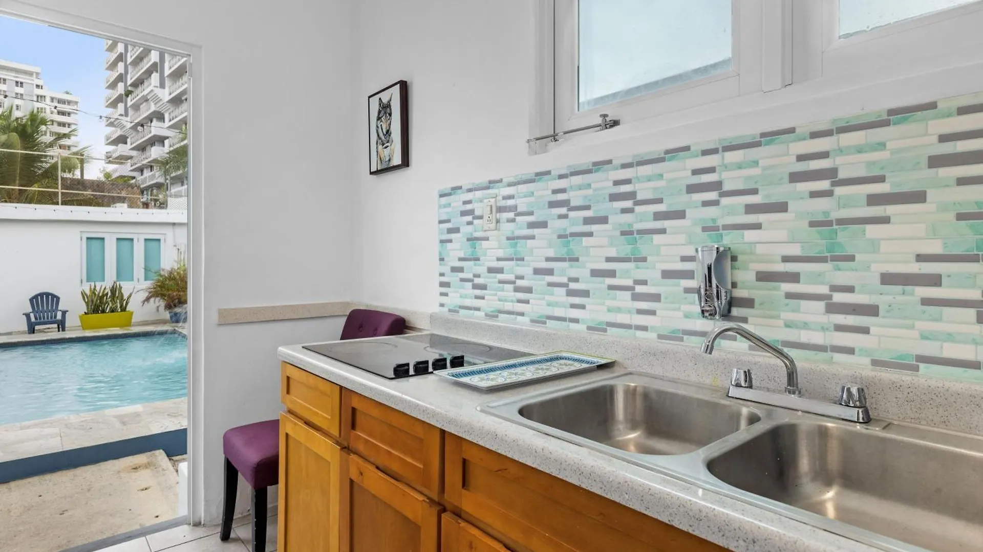 Beach House With Nice Pool Free Parking San Juan Apartment
