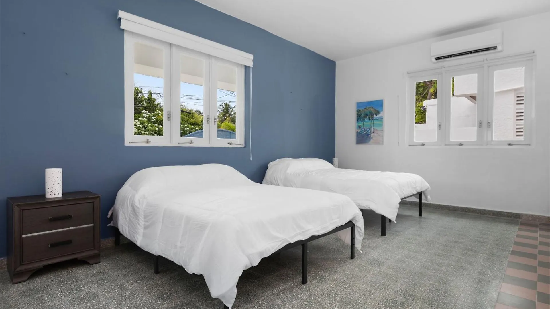 Beach House With Nice Pool Free Parking San Juan Apartment