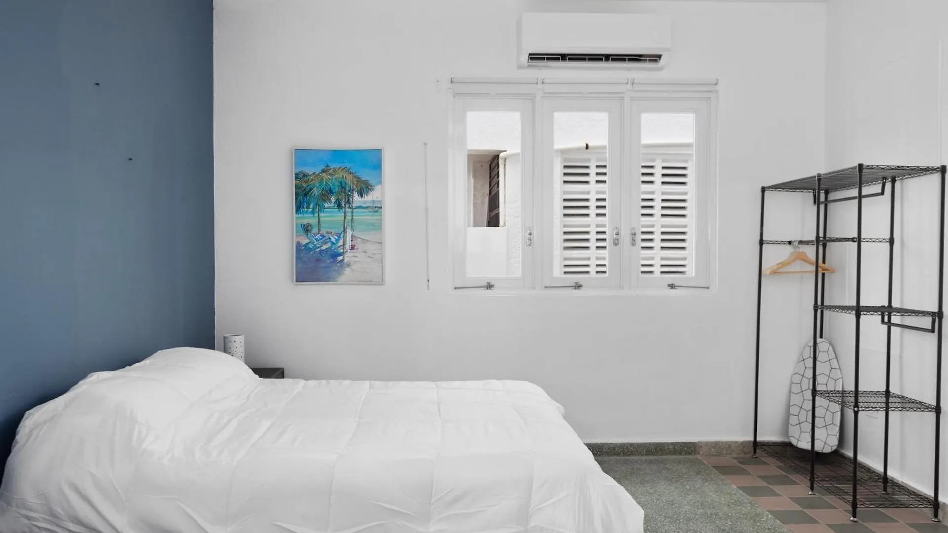 Beach House With Nice Pool Free Parking San Juan Apartment